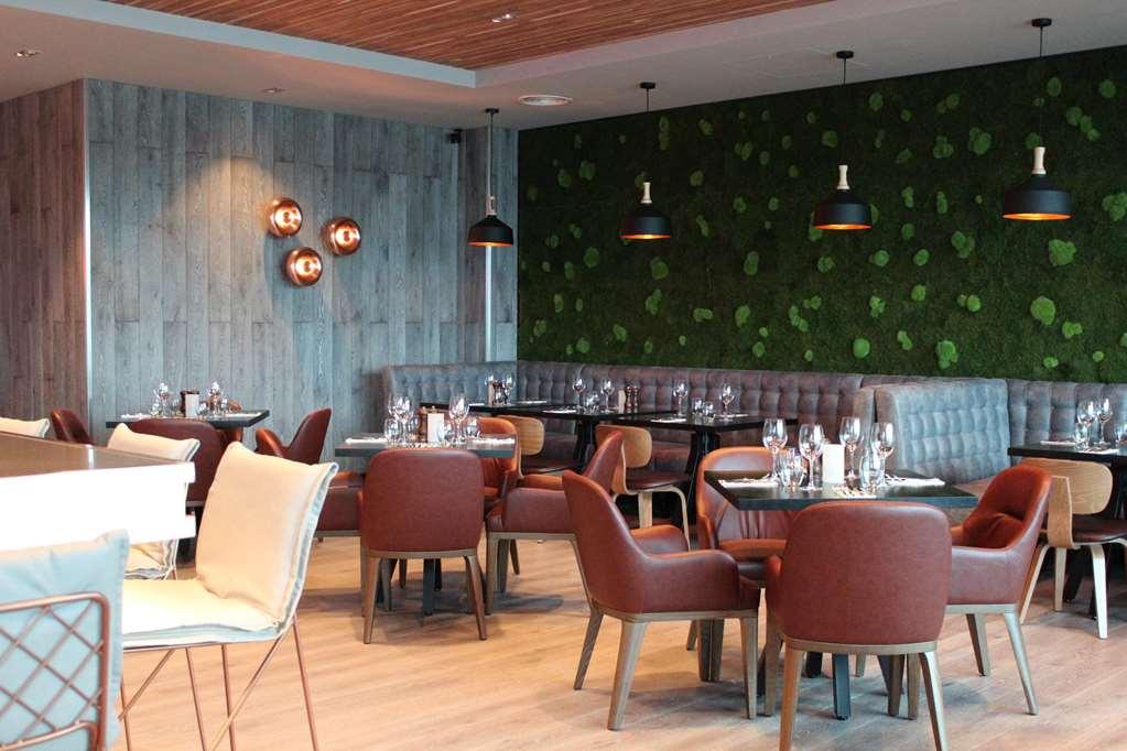 Village Hotel Newcastle Holystone  المطعم الصورة